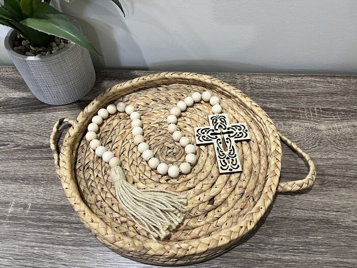 Decorative Cross Garland Alvantia FINAL